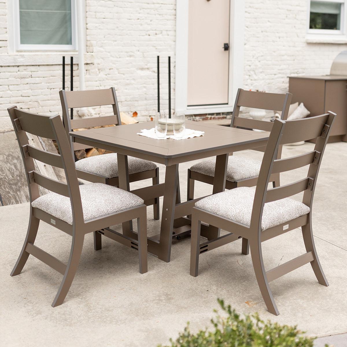 Mesa cuadrada Hudson de 40'' x 40''