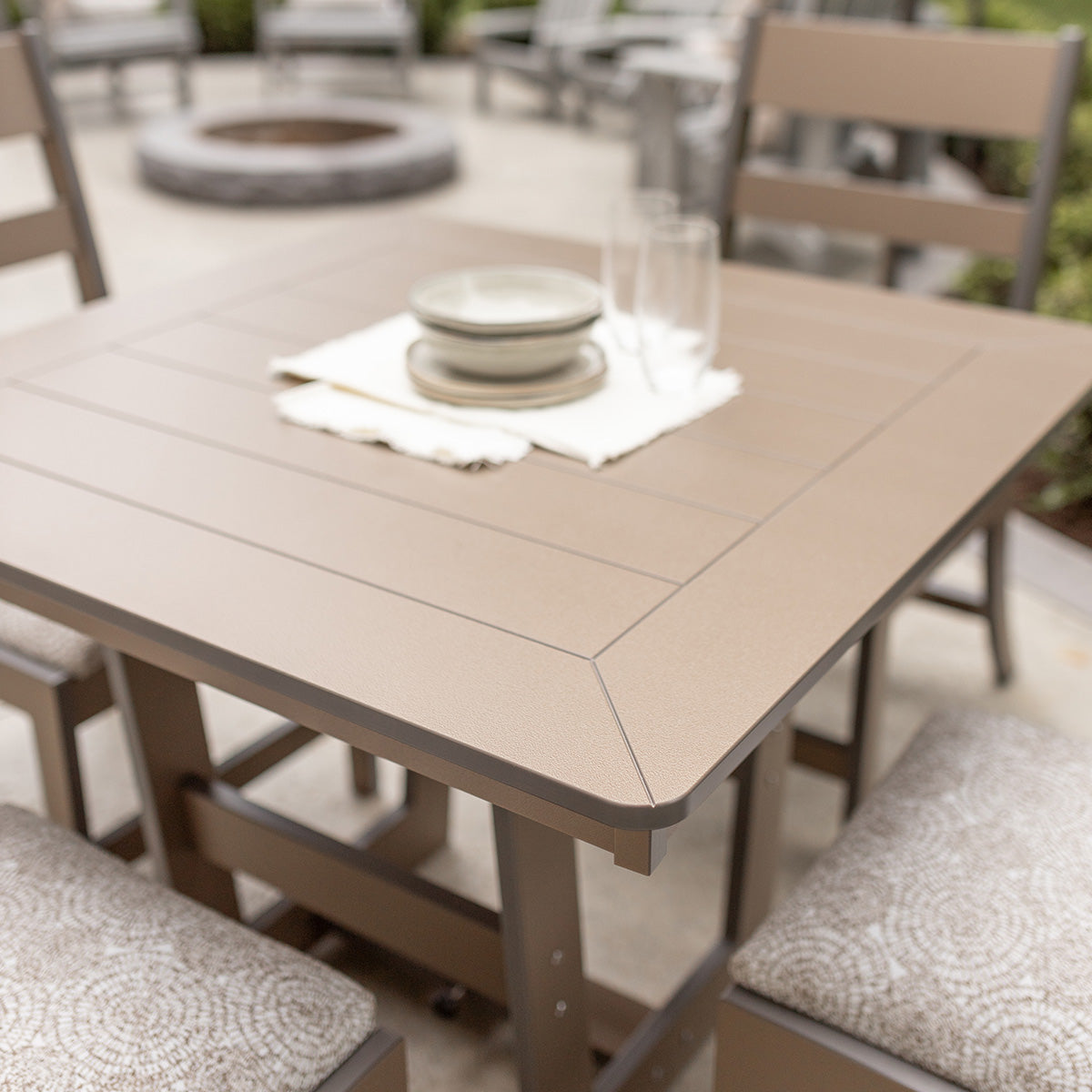 Hudson 40’’ X 40’’ Square Table