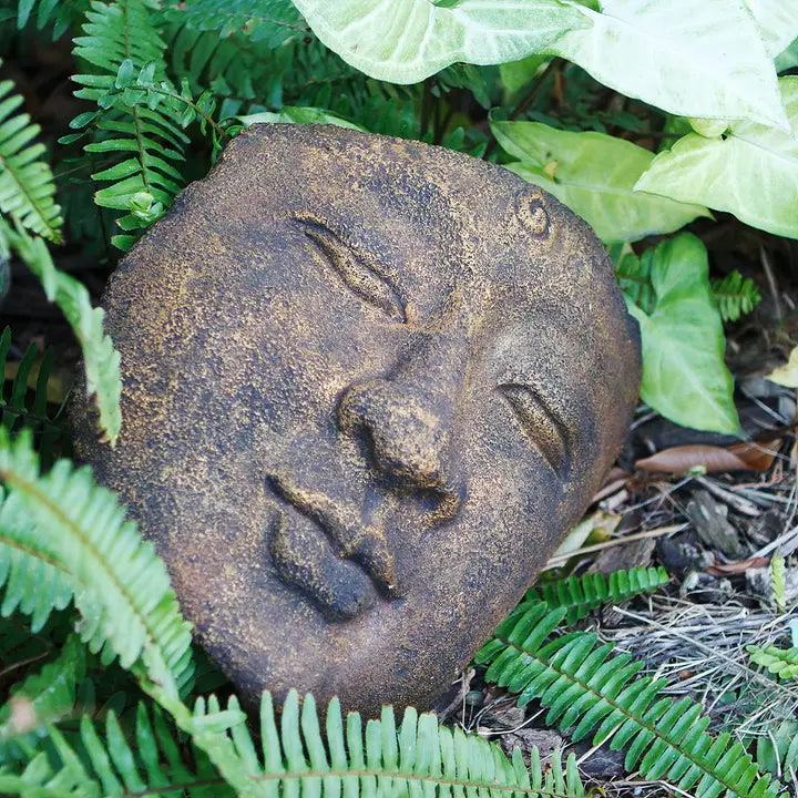 Cara de Buda en relieve