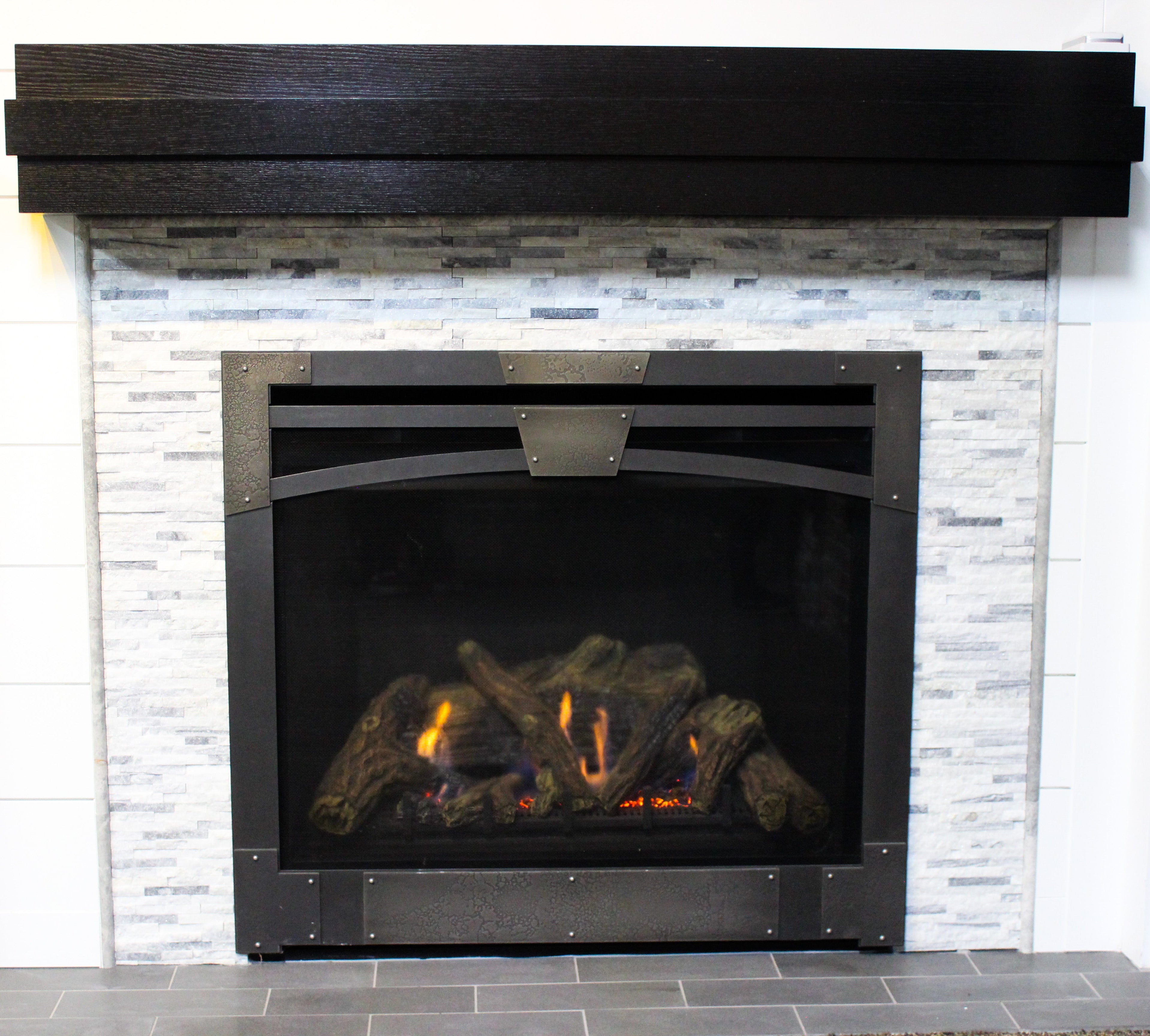 Astria Gemini DLX40 | Display