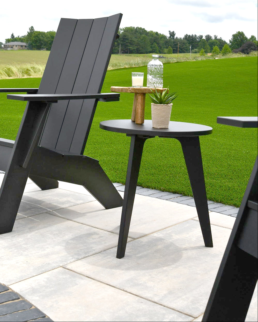 Nordic Round End Table