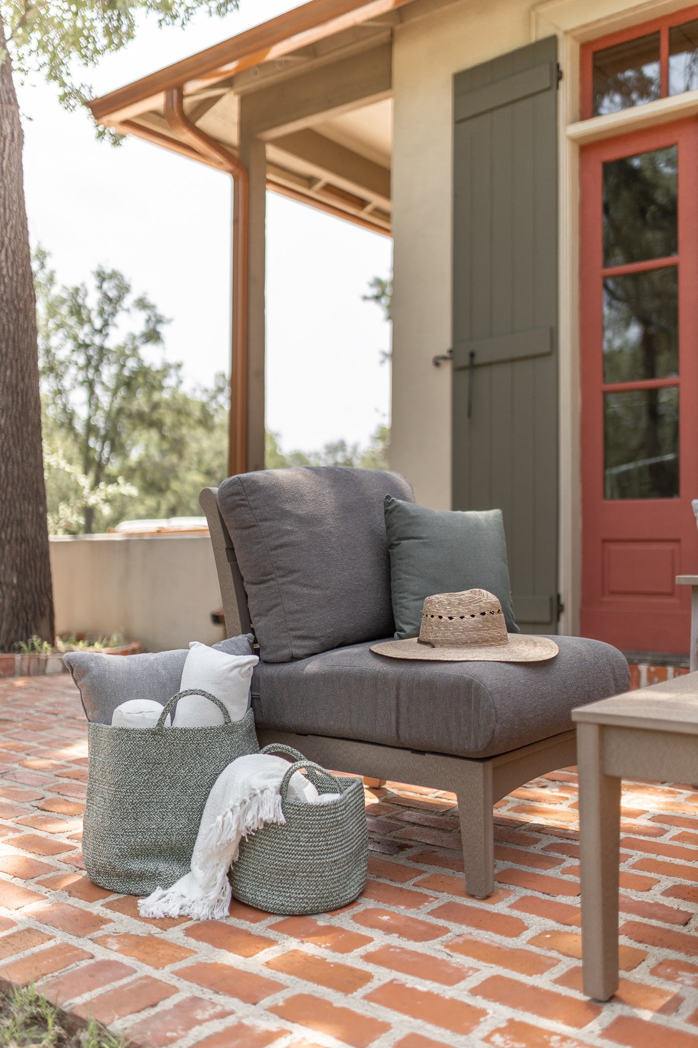 Classic Terrace Club Chair