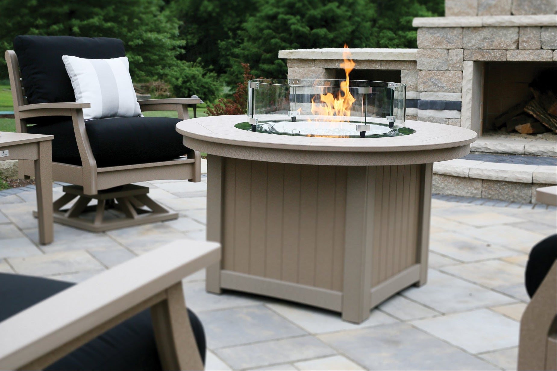 Donoma 44″ Round Fire Table