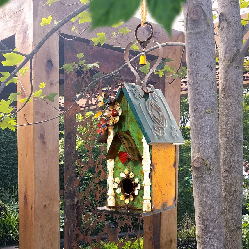 Casas de pájaros de metal
