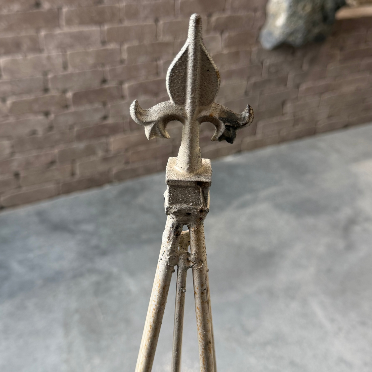 Wrought Iron Fancy Decorative Obelisk Scroll | Acid White