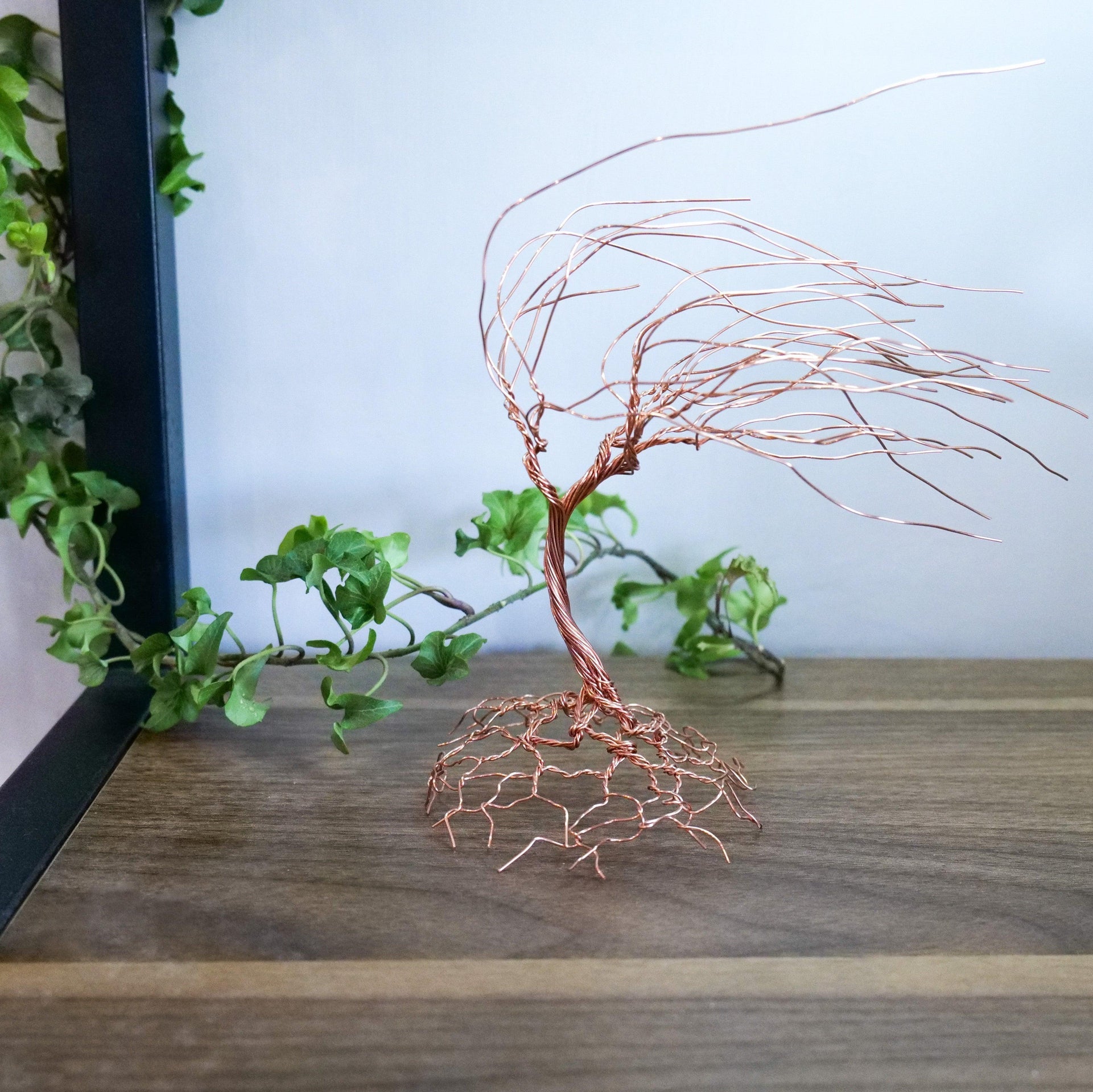 Medium Windswept Wire Tree