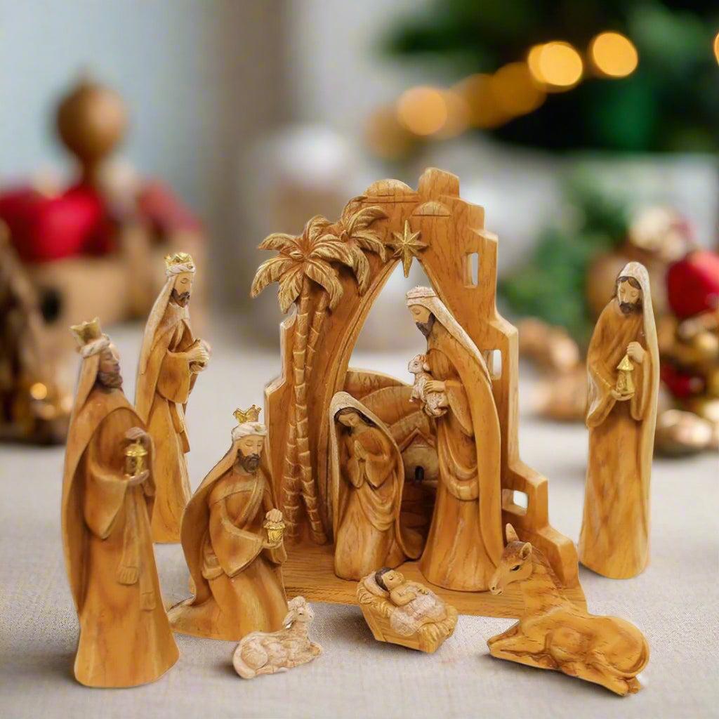 Nacimiento tallado con fondo | Imitación madera - Juego de 10 piezas