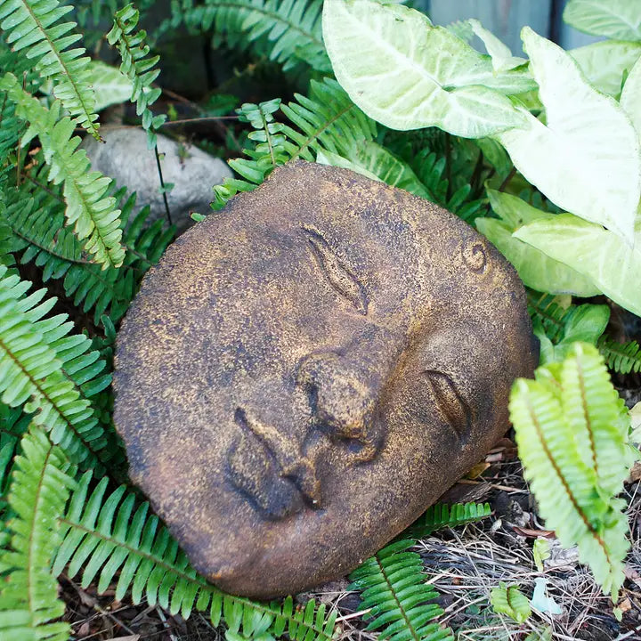 Cara de Buda en relieve