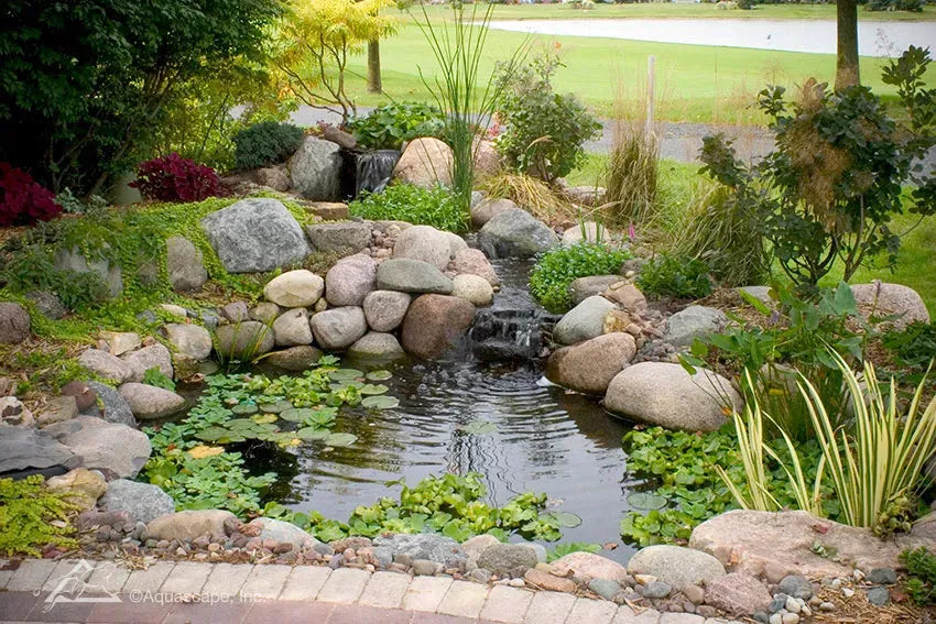 Small Pond Kit with Aquasurge 3000 Pump | 8' x 11'