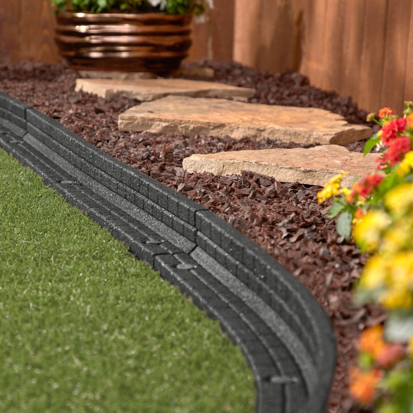 Groundsmartβ’ Rubber Mulch