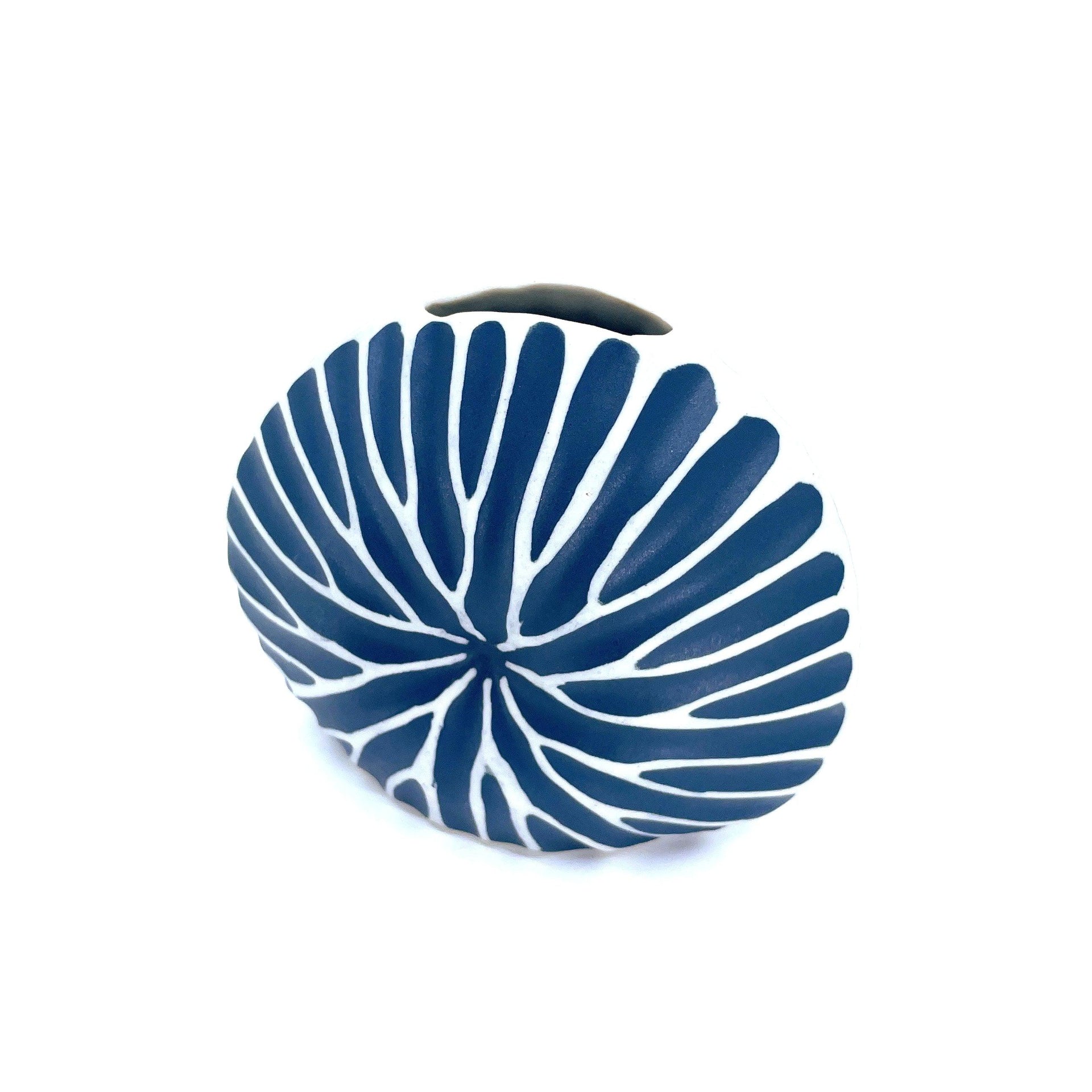 Diva Round Mini Bud Vase