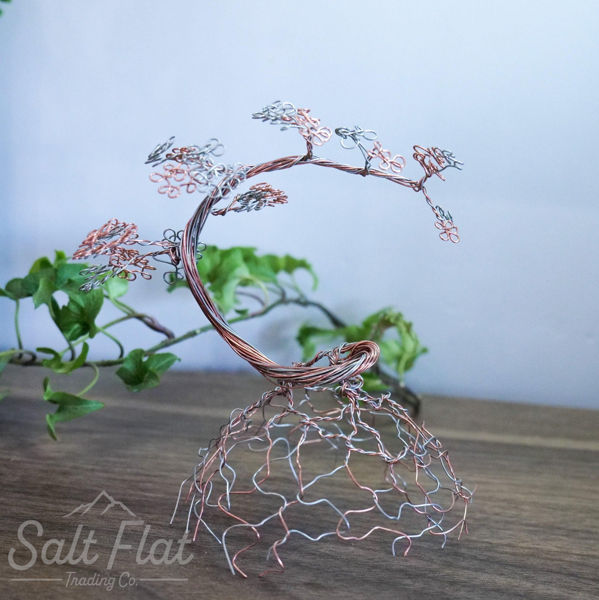 Medium Cascade 2-Tone Wire Tree