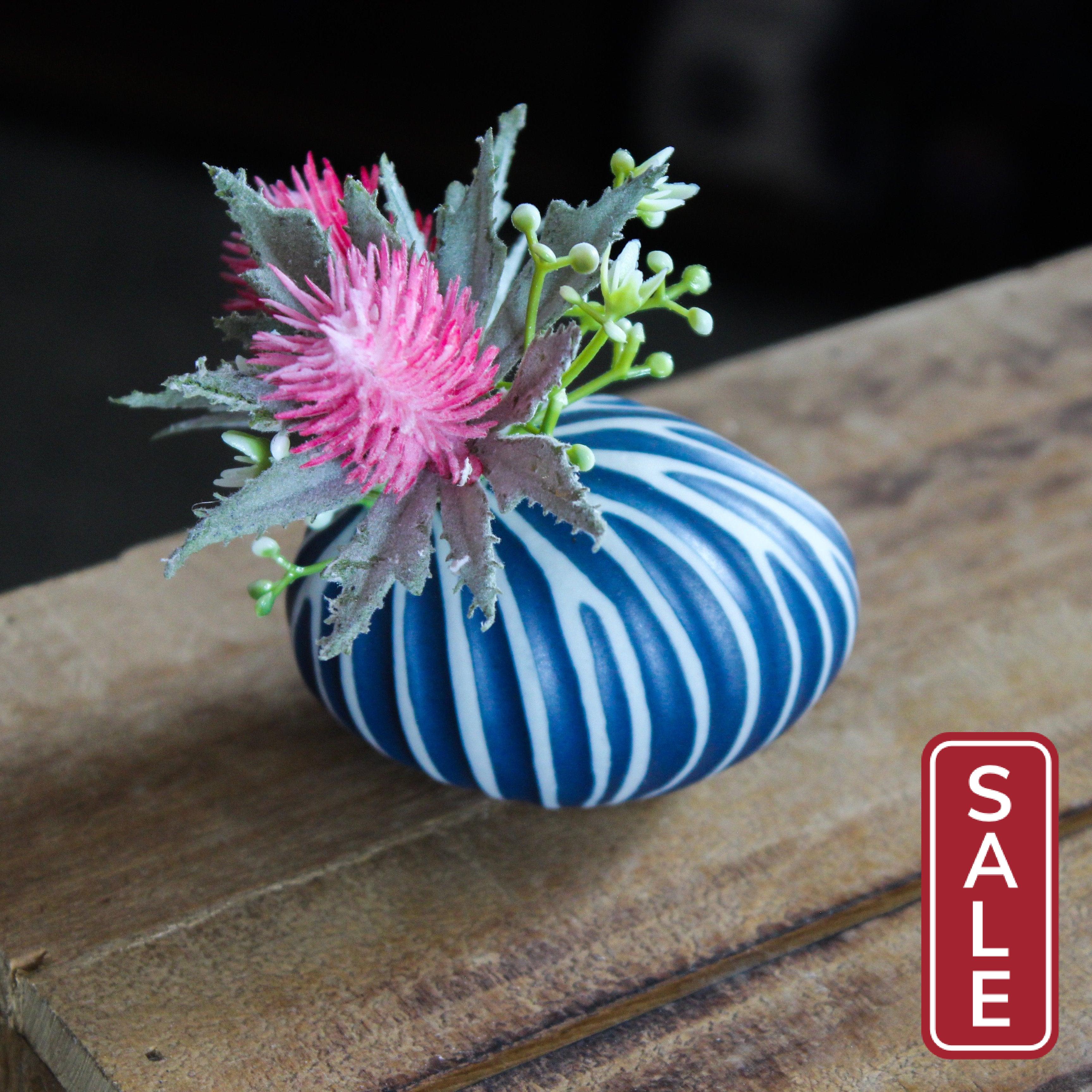Pebble Mini Bud Vase